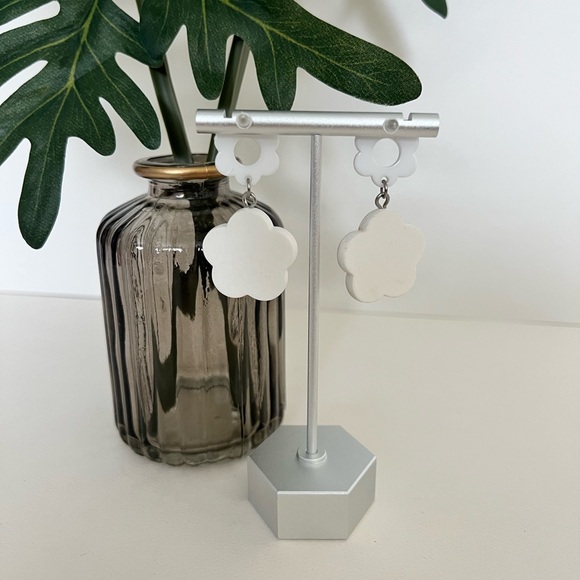 1970's Inspired Flower Dangle Earrings - Groovy Retro Pop-of-Color Earrings - Picture 9 of 14